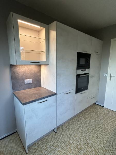 Cuisine sur-mesure posée par Design Pose, spécialiste de la rénovation de cuisine au Havre