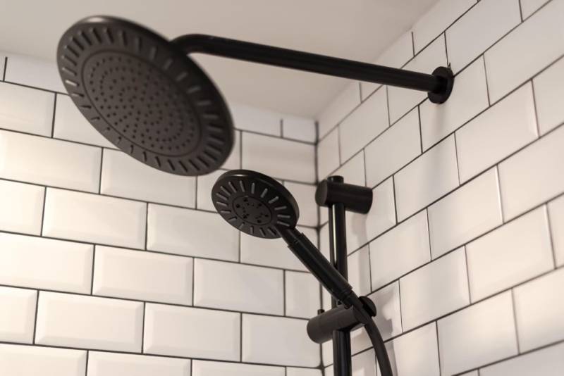 Rénovation de salle de bain esprit atelier pour une maison d'hôte à Octeville-sur-Mer